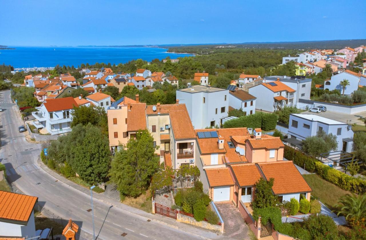 Villa Natalia With Private Pool Near The Sea *