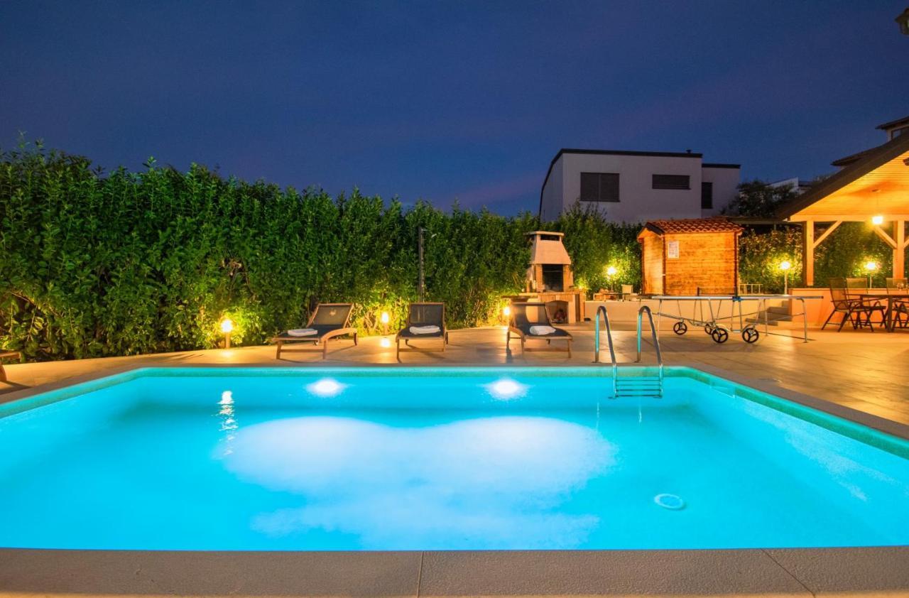 Natalia With Private Pool Near The Sea Pula